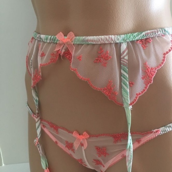 SOLD VS Bra Garter Belt Panty 3 Piece Tropical - Picture 4 of 5